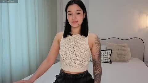 Snapshot of lolly_turner chatting on May 18, 5:13 am lolly_turner online show from May 18, 5:13 am