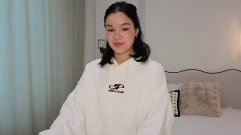 Snapshot of lolly_turner chatting on May 24, 4:39 am lolly_turner online show from May 24, 4:39 am