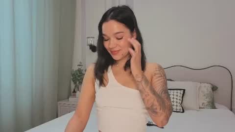 Snapshot of lolly_turner chatting on June 25, 4:23 am lolly_turner online show from June 25, 4:23 am