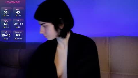 Elly online show from January 8, 7:05 pm