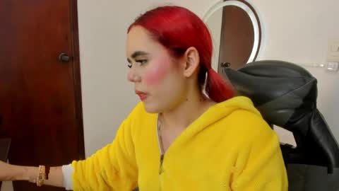 L O L Y online show from April 9, 2:11 am