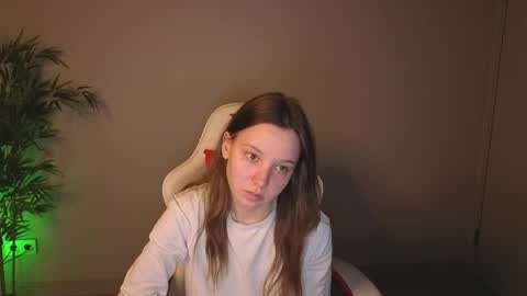 lolytaberry online show from May 7, 2:17 am