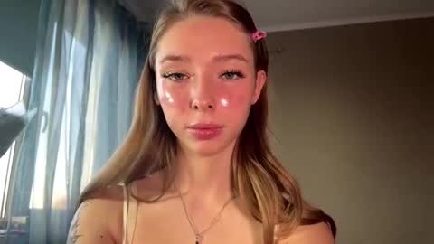 Lili online show from March 9, 3:38 pm