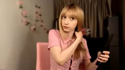 Snapshot of lonadejonge chatting on June 9, 4:07 pm Sane online show from June 9, 4:07 pm