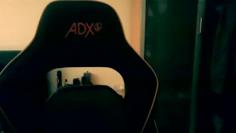 london_man1988 online show from December 26, 10:16 am