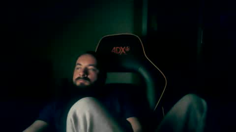 london_man1988 online show from February 6, 7:07 pm