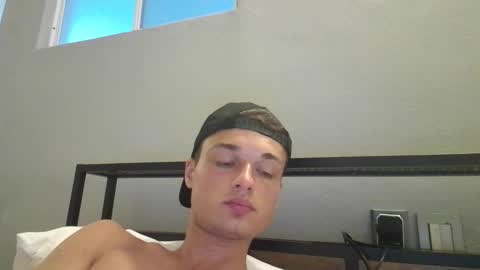 Snapshot of london_tomy chatting on November 25, 10:54 pm london_tomy online show from November 25, 10:54 pm