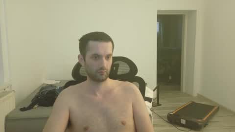 Snapshot of londonboy918070 chatting on March 2, 11:29 am londonboy918070 online show from March 2, 11:29 am