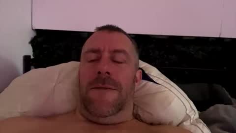 Snapshot of londonsbigbenxxx chatting on October 3, 9:06 am londonsbigbenxxx online show from October 3, 9:06 am