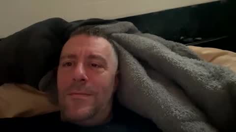 Snapshot of londonsbigbenxxx chatting on December 16, 11:04 am londonsbigbenxxx online show from December 16, 11:04 am