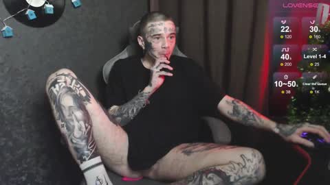 Snapshot of lone1ycrystal chatting on December 25, 1:51 pm Chris online show from December 25, 1:51 pm