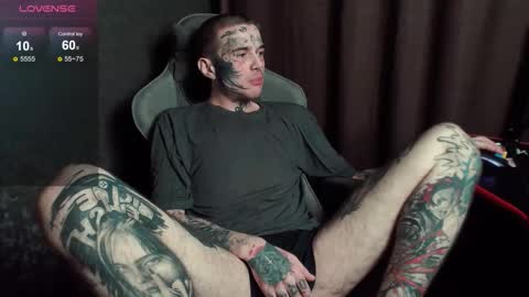 Snapshot of lone1ycrystal chatting on October 28, 9:17 pm Chris online show from October 28, 9:17 pm