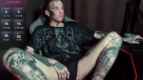 Snapshot of lone1ycrystal chatting on November 6, 8:32 pm Chris online show from November 6, 8:32 pm