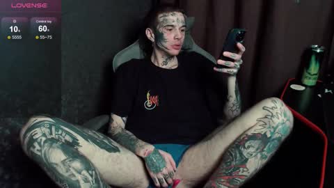 Snapshot of lone1ycrystal chatting on November 30, 3:05 pm Chris online show from November 30, 3:05 pm