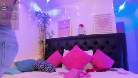 Snapshot of lonely_shewolf chatting on December 21, 7:16 pm Jennifer online show from December 21, 7:16 pm