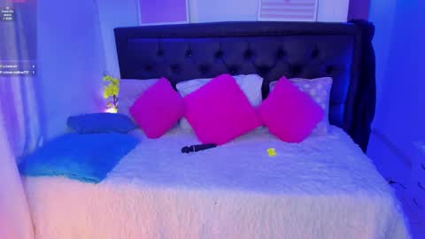 Snapshot of lonely_shewolf chatting on January 20, 9:53 pm Jennifer online show from January 20, 9:53 pm