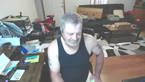Snapshot of lonelybrad69 chatting on July 31, 11:37 pm lonelybrad69 online show from July 31, 11:37 pm
