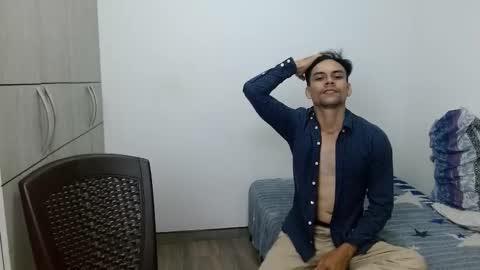 Snapshot of lonelydick2002 chatting on January 7, 4:37 am lonelydick2002 online show from January 7, 4:37 am