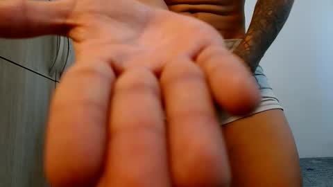 Snapshot of lonelydick2002 chatting on February 19, 8:16 pm lonelydick2002 online show from February 19, 8:16 pm