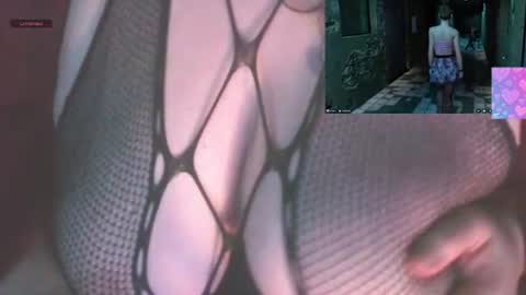 Snapshot of lonelyhousewifemilf chatting on June 9, 11:44 am lonelymilfy online show from June 9, 11:44 am