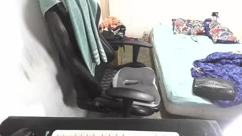 Marvin Santiago online show from April 30, 1:01 am