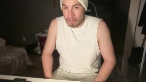 Snapshot of longdeee587367 chatting on March 20, 3:44 am longdeee587367 online show from March 20, 3:44 am