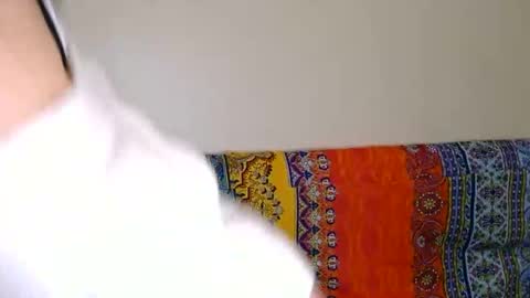 Snapshot of longlegstammy chatting on April 6, 12:19 am Cutenurse91 online show from April 6, 12:19 am