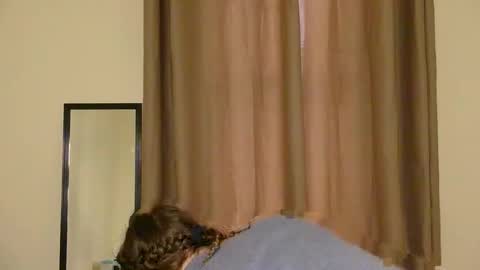 Snapshot of longlegstammy chatting on April 12, 8:58 pm Cutenurse91 online show from April 12, 8:58 pm