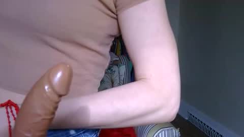 Snapshot of longlegstammy chatting on April 29, 1:59 pm Cutenurse91 online show from April 29, 1:59 pm