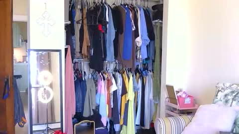 Snapshot of longlegstammy chatting on May 2, 5:29 pm Cutenurse91 online show from May 2, 5:29 pm