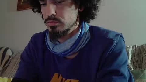 Snapshot of longnight5 chatting on December 6, 11:03 pm Alejandro Rulitos Twitter longnight55 Intagram 5longnight5 online show from December 6, 11:03 pm