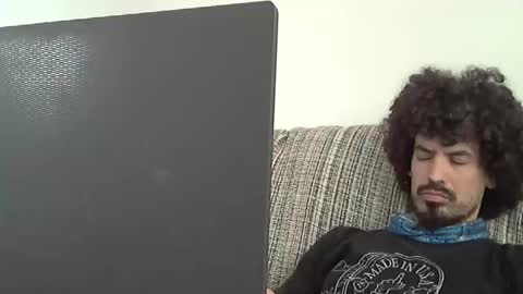 Snapshot of longnight5 chatting on December 14, 1:05 pm Alejandro Rulitos Twitter longnight55 Intagram 5longnight5 online show from December 14, 1:05 pm