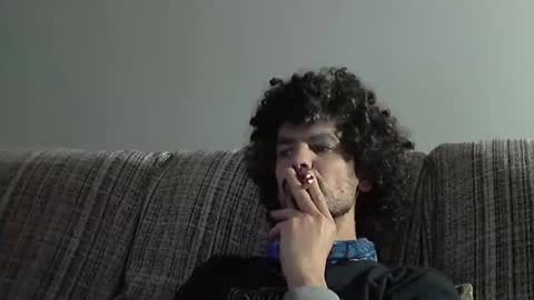 Snapshot of longnight5 chatting on December 14, 4:42 pm Alejandro Rulitos Twitter longnight55 Intagram 5longnight5 online show from December 14, 4:42 pm