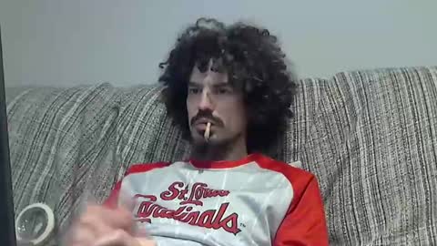 Snapshot of longnight5 chatting on January 14, 5:12 pm Alejandro Rulitos Twitter longnight55 Intagram 5longnight5 online show from January 14, 5:12 pm