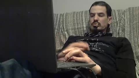 Snapshot of longnight5 chatting on January 28, 4:18 am Alejandro Rulitos Twitter longnight55 Intagram 5longnight5 online show from January 28, 4:18 am