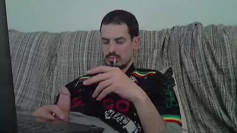 Snapshot of longnight5 chatting on January 29, 3:15 pm Alejandro Rulitos Twitter longnight55 Intagram 5longnight5 online show from January 29, 3:15 pm