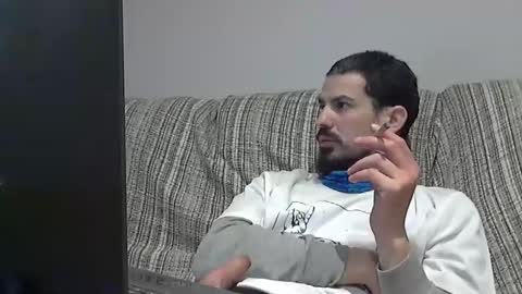 Snapshot of longnight5 chatting on February 11, 7:16 pm Alejandro Rulitos Twitter longnight55 Intagram 5longnight5 online show from February 11, 7:16 pm