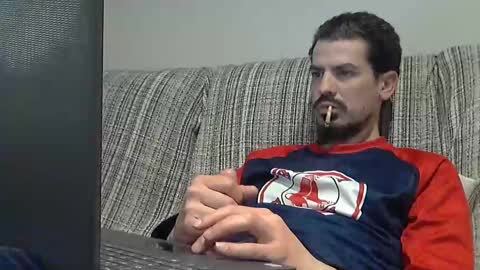 Snapshot of longnight5 chatting on February 24, 8:58 pm Alejandro Rulitos Twitter longnight55 Intagram 5longnight5 online show from February 24, 8:58 pm