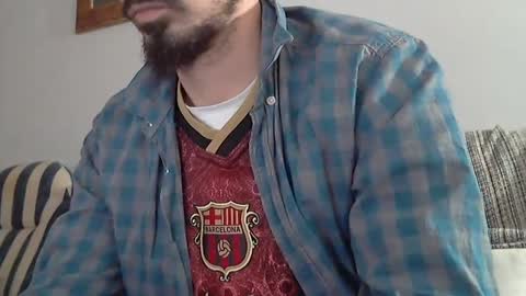 Snapshot of longnight5 chatting on March 10, 7:10 am Alejandro Rulitos Twitter longnight55 Intagram 5longnight5 online show from March 10, 7:10 am