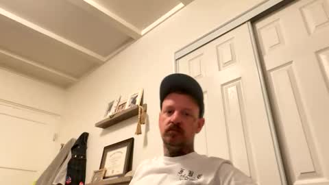 longwalksonthebeach69 online show from March 8, 3:43 am