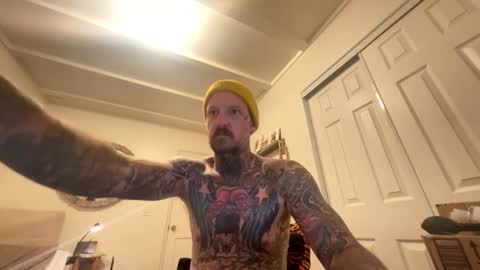 longwalksonthebeach69 online show from March 12, 7:03 am