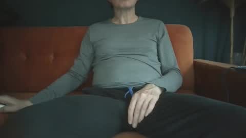 longwet1 online show from December 1, 10:09 am