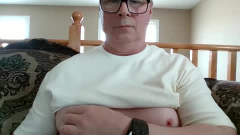 look823 online show from May 26, 5:42 pm