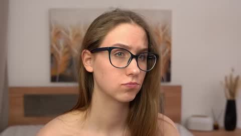 Hanna online show from March 8, 1:50 am