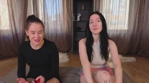 Snapshot of lookatmehabibi_ chatting on September 18, 4:25 am Adele Ellie and Lou Sally Dana and Bonnie online show from September 18, 4:25 am