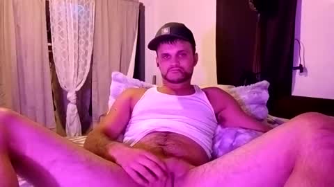 Snapshot of lookhim25 chatting on March 16, 5:02 am lookhim25 online show from March 16, 5:02 am