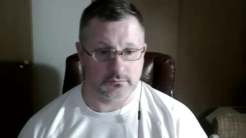 Snapshot of lookin75 chatting on March 5, 4:34 am lookin75 online show from March 5, 4:34 am