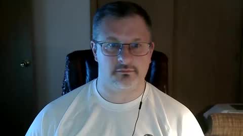 Snapshot of lookin75 chatting on March 15, 1:44 am lookin75 online show from March 15, 1:44 am