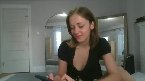 Elanor online show from September 11, 11:05 pm