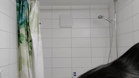 Snapshot of loolaunshaved chatting on November 27, 3:36 pm loolaunshaved online show from November 27, 3:36 pm